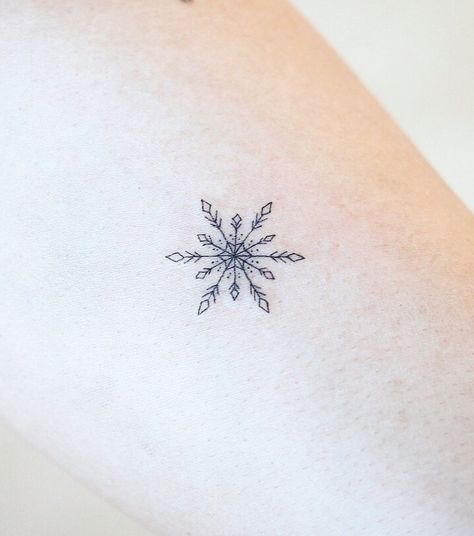 Cute Snowflake Tattoo, Snowflake Tattoo Shoulder, Snowman Tattoo Ideas, Tiny Tattoos Snowflake, Tattoos Snowflake, Snowflake Heart Pattern, Snowflake Tattoo, Snowflake Fine Line Tattoo, Frozen 2 Snowflake Tattoo