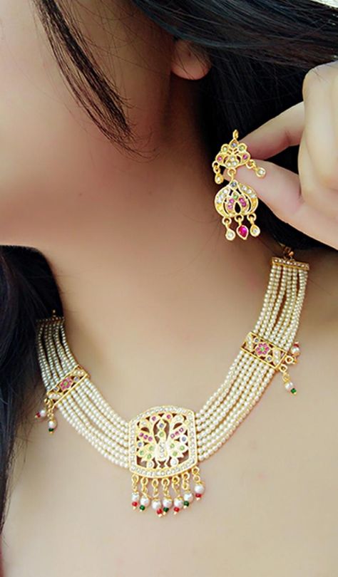 Moti Jwellary Set, Moti Jewellery, Jadau Choker, Pearl Earrings Designs, Yoga Facts, Necklace Set With Earrings, Indian Bridal Jewelry Sets, Bridal Jewelry Vintage, Real Pearl Necklace