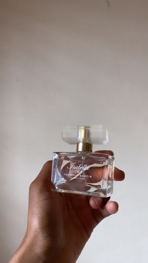 Isabella Garcia, Fragrances Perfume Woman, Perfume Lover, Body Care Routine, Perfume Collection, Care Routine, Fragrances Perfume, Body Care, Scents