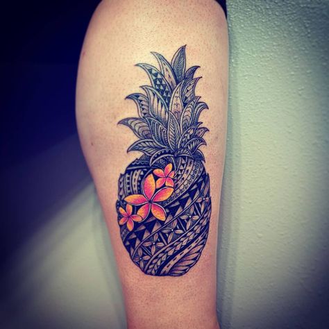 kitione on Instagram: “#faina #freehanddetail #pinetrees #pineappletattoo #hawaii #aloha #ohana #plumeriaflowertattoo #family #welcome #friendship #sweet…” Pineapple Hibiscus Tattoo, Hawaii Tattoos Traditional, Rainbow Pineapple Tattoo, Tropical Matching Tattoos, Hawaii Tattoo For Women, Hawaii Tattoo Ideas, Hawaii Inspired Tattoos, Hawaiian Tattoos For Women, Pineapple Tattoo Meaning