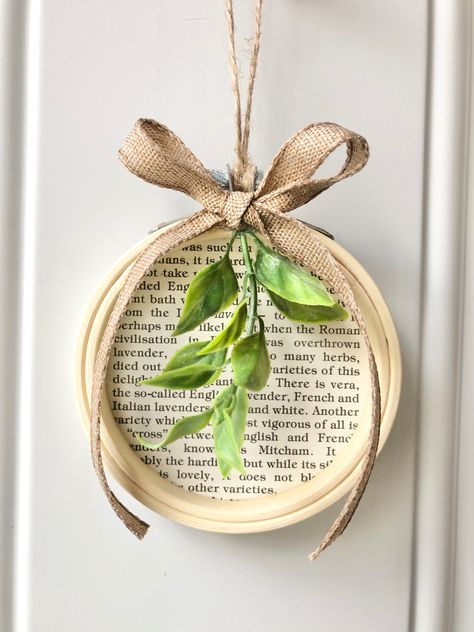 Wooden Hoop Crafts, Small Embroidery Hoop Ideas, Boho Crafts Diy Decor, Embroidery Hoop Decor, Embroidery Hoop Crafts, Crafts For Seniors, Deco Floral, Wreath Crafts, Crafts To Sell