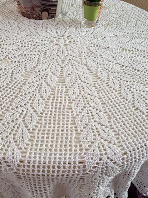 Crochet Tablecloth Pattern, Free Crochet Doily Patterns, Crochet Leaf Patterns, Crochet Doily Diagram, Crochet Table Runner Pattern, Crochet Dollies, Fillet Crochet, Crochet Motif Patterns, Mode Crochet