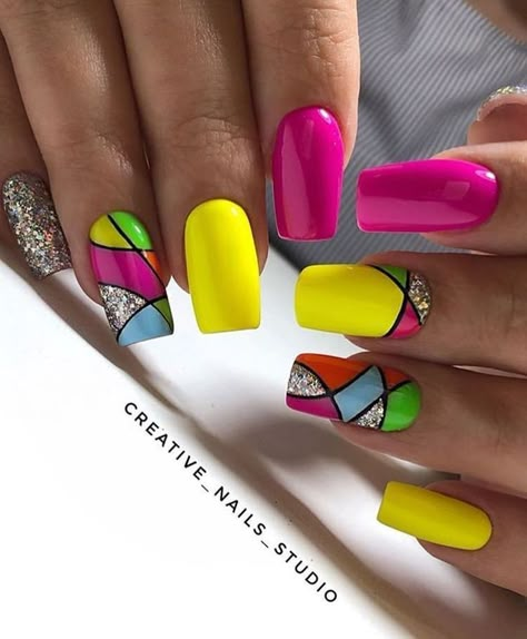 Beach Summer Nails, Summer Nails 2022, Rainbow Nail Art, Nail Pics, Unghie Nail Art, Colors Nails, Short Vacation, Nails Art Designs, Art Designs Ideas