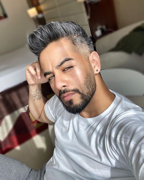 Salt and pepper hair grooming dos and don’ts you need to know Ash Gray Hair Color, Ash Grey Hair, Pepper Hair, Older Mens Hairstyles, Grey Hair Looks, Haircut Images, Hipster Hairstyles, Grey Curly Hair, Grey Hair Men