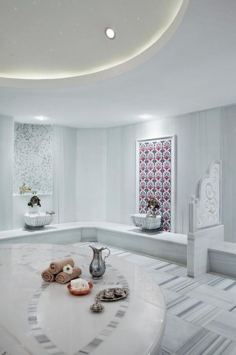 Doesn’t enjoying the health coming from water during our Hamam rituels, sound great to you? Turkish Bath House, Turkish Hamam, Moroccan Decoration, Moroccan Hammam, Turkish Hammam, Executive Room, Style Marocain, Natural Beauty Care, Hammam Towels