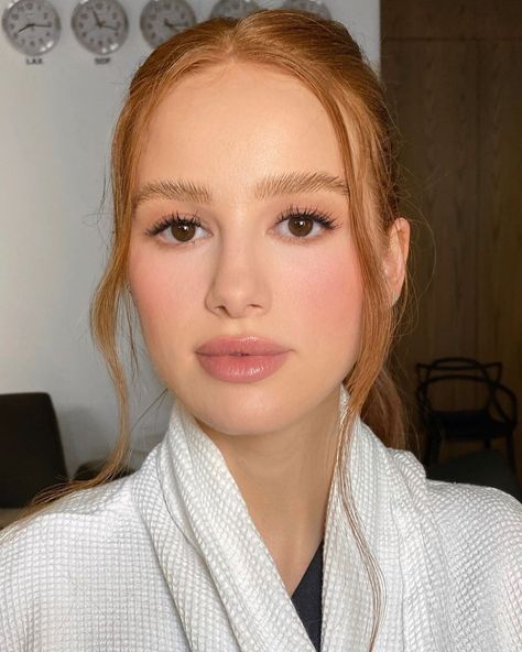 Makeup Artist Patrick Ta on Instagram: “Angel Face @madelame Hair By @ryanrichman Brows by @patricktabeauty Shapping Wax “Clear” w/ @eyebrowqueen Pencil To Fill In!” Glossy Eyes, Patrick Ta, Simple Makeup Looks, Hair Color Techniques, Madelaine Petsch, Makeup Eyes, Peinados Fáciles Para Cabello Corto, Cheryl Blossom, Holiday Makeup