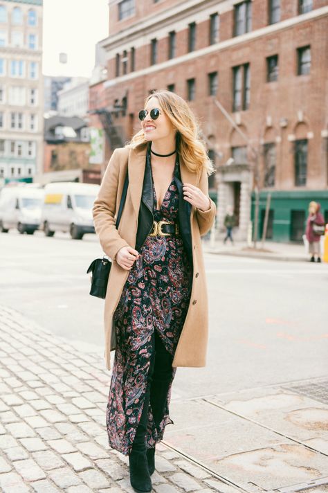 Paisley Print Outfit, Paisley Dress Outfit, Print Maxi Dress Outfit, Outfits Primavera, Rocker Outfit, Marissa Webb, The Butcher, Paisley Maxi Dress, Velvet Choker