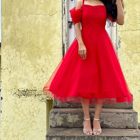 DM for buy 9669063794 Red Net Frocks For Women, Frock Models For Women, Small Frocks, Red Colour Dress, Frock Models, White Frock, Frock For Women, Net Dress, Red Suit