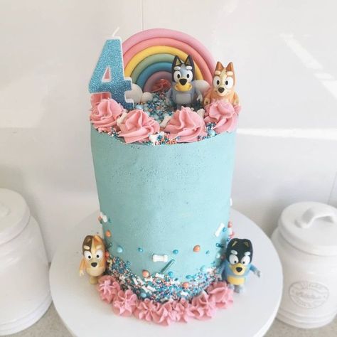 Peppa Pig And Bluey Cake, Bluey Cake With Rainbow, Rainbow Bluey Party, Fourth Birthday Bluey, Bluey Birthday Party Pastel, Rainbow Bluey Cake, Bluey Bingo Cupcakes, Rainbow Bluey Birthday, Girls 4th Birthday Cake