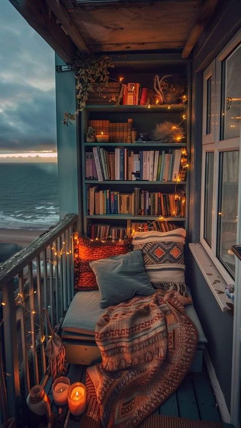 Balcony Bookshelf Ideas, Hygge Bookshelf, Cosy Library, Vintage Bookshelves, Cosy Balcony, Reading Place, Dream Home Library, Cosy Reading, Cosy Apartment