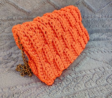 Crochet Clutch Free Pattern, Crochet Clutch Pattern, Grocery Bag Pattern, Clutch Bag Pattern, Crochet Clutch Bags, Clutch Pattern, Half Double Crochet Stitch, Crochet Dragon, How To Make Purses