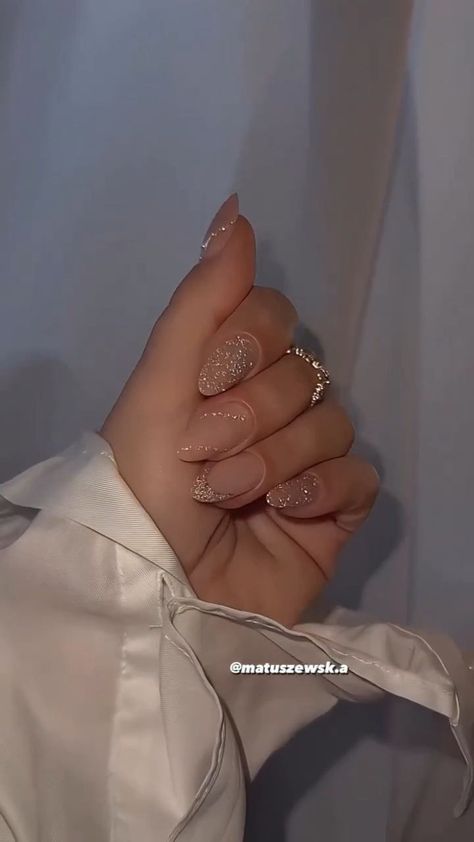 Classy Gel Nails, Unghie Sfumate, Classy Nail Designs, Classy Acrylic Nails, Sparkly Nails, Neutral Nails, Birthday Nails, Elegant Nails, Classy Nails