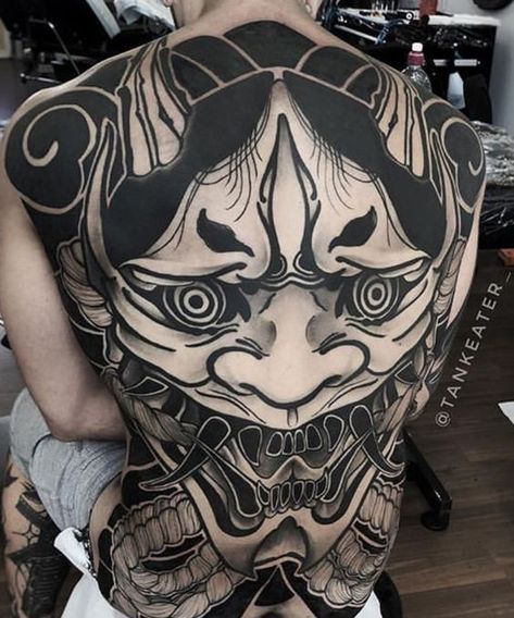 A tattoo on the back for men is pride. But before you put them on, learn the meaning and see the best designs in our article. Back Piece Tattoo Men, Hannya Maske Tattoo, Japanese Back Tattoo, Oni Tattoo, Backpiece Tattoo, Back Piece Tattoo, Japan Tattoo Design, Full Back Tattoos, Chest Piece Tattoos