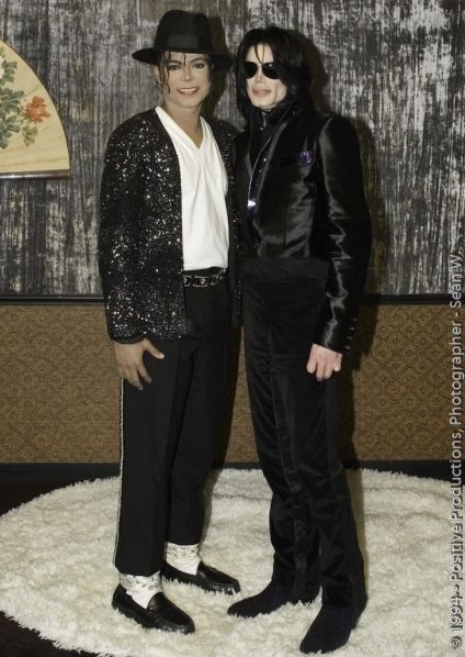 Michael y E'Casanova  doppelganger las vegas Michael Jackson Shoes, Michael Jackson Impersonator, Michael Jackson Photoshoot, Michael Jackson Bad Era, Michael Jackson Funny, Michael Jackson Rare, Photos Of Michael Jackson, Michael Jackson Art, Michael Jackson Smile