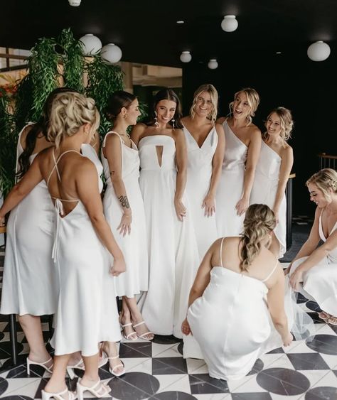 women in midi length slip gowns showing how you can wear white to a wedding Midi White Bridesmaid Dresses, Bridal Party In White, White Bridal Party, Crystal Wedding Dress, Hijab Wedding Dress, All White Wedding, Pakistani Wedding Dress, Weddings By Color, Styling Inspiration