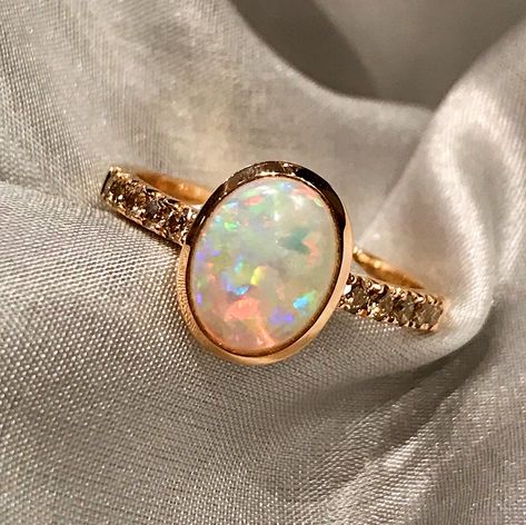 Opal Accessories, Witch Ring, Baroque Jewelry, Witch Rings, White Opal Ring, Gold Rings Fashion, Jewelry Accessories Ideas, Hand Jewelry, Girly Jewelry