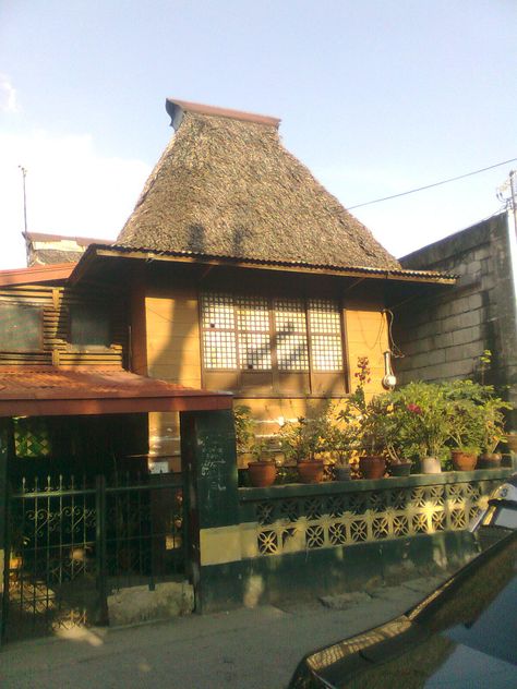 Thatched roof house in Bulacan province in the Philippines. http://a-taste-of-the-philippines.blogspot.com/2012/11/thatched-roof-house-in-philippines.html Province House Philippines, Province House, House Philippines, Philippine Houses, Roof House, Hypebeast Wallpaper, Vernacular Architecture, Blog Niche, Thatched Roof