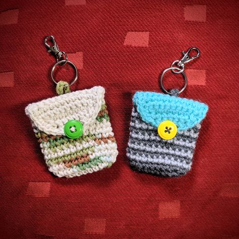 Crocheted Rattles, Crochet Keychains, Earbud Holder, Belt Pattern, Crochet Coin Purse, Mini Coin Purse, Bag Decoration, Coin Holder, Pattern Library