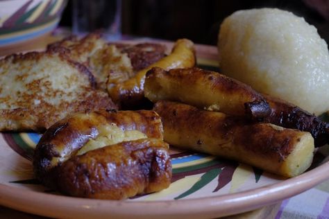 Sausage Made with Potatoes Is a Lithuanian Specialty Cepelinai Recipe, Lithuanian Bread Recipe, Lithuania Food, Traditional Easter Recipes, Potato Sausage, Meat Dumplings, Lithuanian Recipes, Potato Pudding, Homemade Sausage