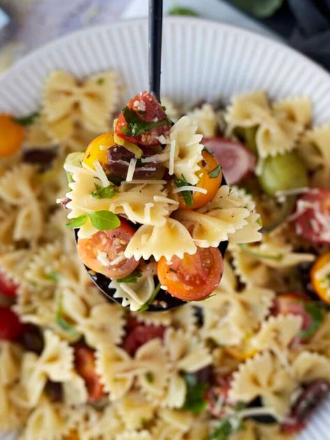 Warm Italian Pasta Salad - Food Dolls Warm Italian Pasta Salad, Pasta With Italian Dressing, Warm Pasta Salad, Tuscan Pasta, Italian Lunch, Food Dolls, Italian Pasta Salad, Italian Sausage Pasta, Pasta Party