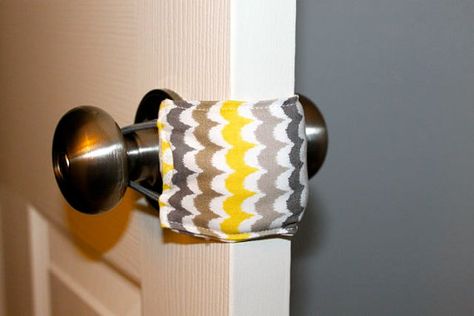 Door Jammer... Open & close door without waking sleeping little ones Door Jammer, Door Slam, Cover Door, Diy Bebe, Green Chevron, Sleep Aid, Baby Diy, Baby Time, Door Latch