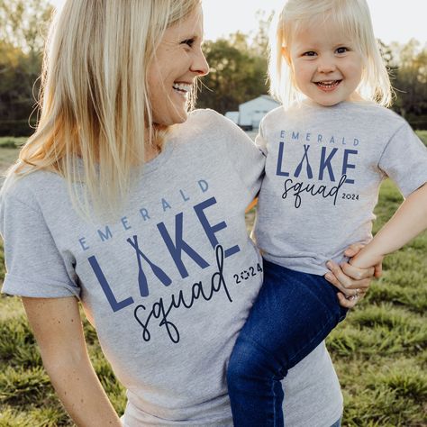 Lake Shirts Vinyl, Lake Sweatshirt Ideas, Lake Tshirt Designs, Lake Tshirt, Lake Life Sweatshirt, Lake Life Shirt, Lake Trip, Family Vacation Shirts, Crew Neck Tshirt