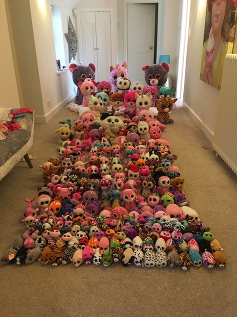 Ty Teddies, Toy Collection Room, Ty Beanie Boos Collection, Beanie Boo Birthdays, Ty Stuffed Animals, Unicorn Bedding, Ty Toys, Rainbow Loom Bands, Mermaid Barbie