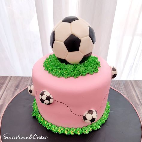 Soccer Cake For Girls Ideas, Girl Soccer Birthday Party, Soccer Gender Reveal, Soccer Cakes, Cake Football, Soccer Birthday Cakes, Football Birthday Cake, Candy Birthday Cakes, Soccer Cake