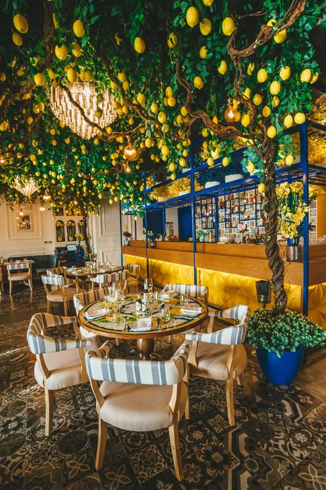 Lemon Restaurant, Italian Restaurant Decor, Lemon Garden, Bistro Design, Italian Bistro, Outdoor Restaurant Design, Outdoor Restaurant, Themed Decor, Lemon Tree