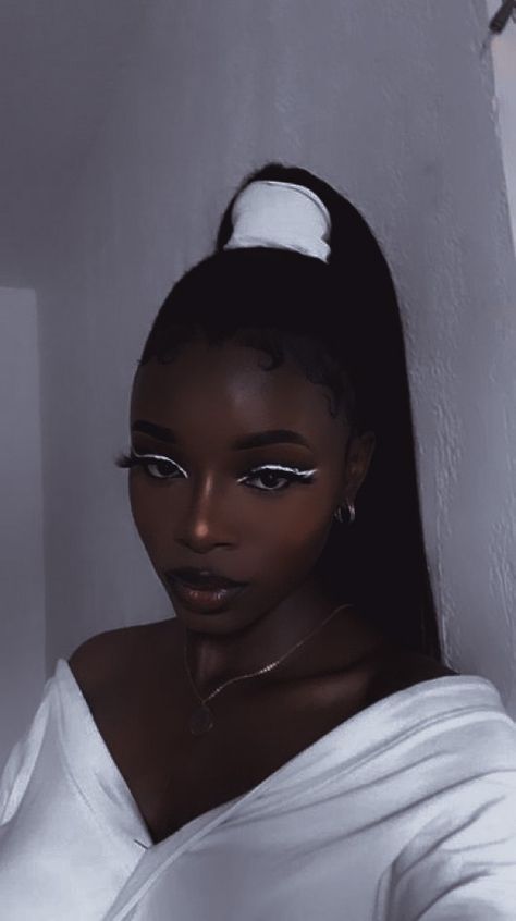 Eyeliner Makeup Looks Black Women, Eye Makeup Brown Skin, White Eyeliner Makeup Looks, Eyeliner Makeup Looks, Makeup Brown Skin, Makeup With Eyeshadow, Eye Makeup Brown, Makeup Looks Black Women, White Eyeliner Looks