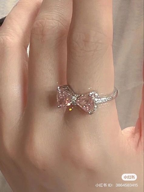 Wonyoungism Accessories, Douyin Rings, Cute Korean Things To Buy, Aesthetic Cute Outfits Korean, Aesthetic Korean Jewelry, Aesthetic Korean Accessories, Cute Korean Accessories, Ulzzang Jewelry, Chinese Jewelry Aesthetic