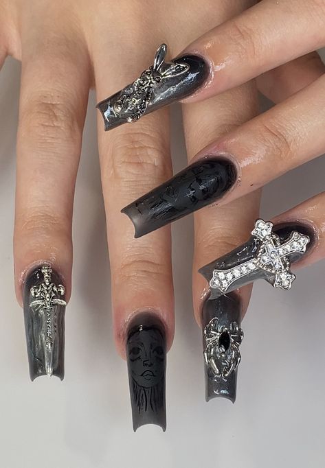 Tim Burton Nails, Goth Acrylic Nails, Year Nails, New Years Eve Nails, New Year's Nails, Time To Celebrate, Four Leaf Clover, Black And Silver, Tim Burton