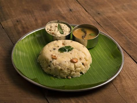 Food lovers: Pongal - Tamil nadu favorite dish Ven Pongal Recipe, Rice And Dal, Ven Pongal, Indian States, Famous Food, North Indian Recipes, Lentil Dishes, Regional Food, Food Street