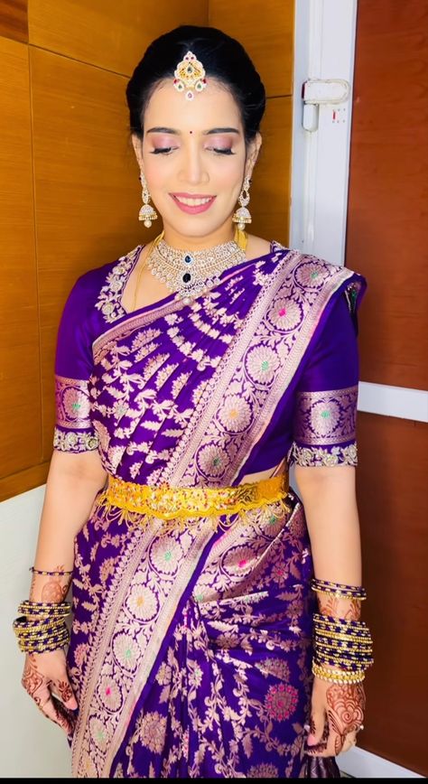 Benares Blouse Designs, Lilac Sarees, Banaras Blouse Designs, Banaras Saree Blouse Designs Latest, Benarasi Blouse Design, Telugu Jewellery, Banaras Blouse, Pellikuthuru Decor, Benaras Sarees