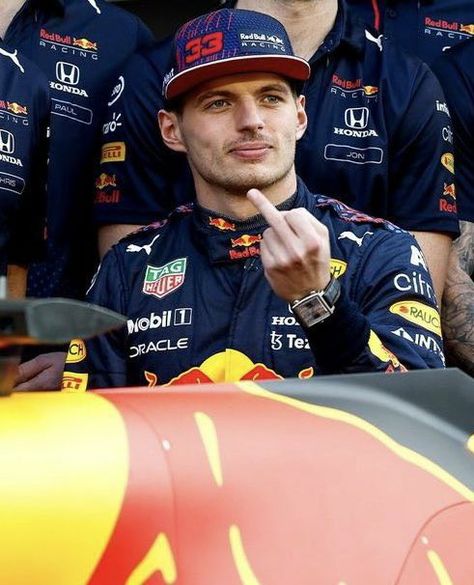 Max Verstappen Cute Smile, Angry Max Verstappen, Max Verstappen Angry, Max Verstappen Smiling, Max Verstappen Pfp, Red Bull Drivers, Dry Humor, Formula 1 Car Racing, Flying Dutchman