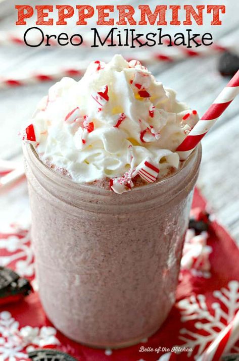 Peppermint Oreo Milkshake Peppermint Milkshake, Oreo Milkshake, Resep Smoothie, Brownie Desserts, Milkshake Recipes, Festive Treats, Milkshakes, Shortening, Christmas Drinks