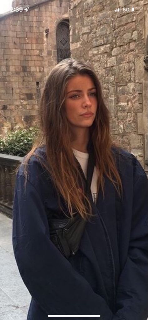 Olivia Neill Brown Hair, Olivia Neill Hair, Olivia Neill, Pelo Chocolate, Brown Hair Inspo, Aesthetic Life, Brown Blonde Hair, Brown Blonde, Good Hair Day