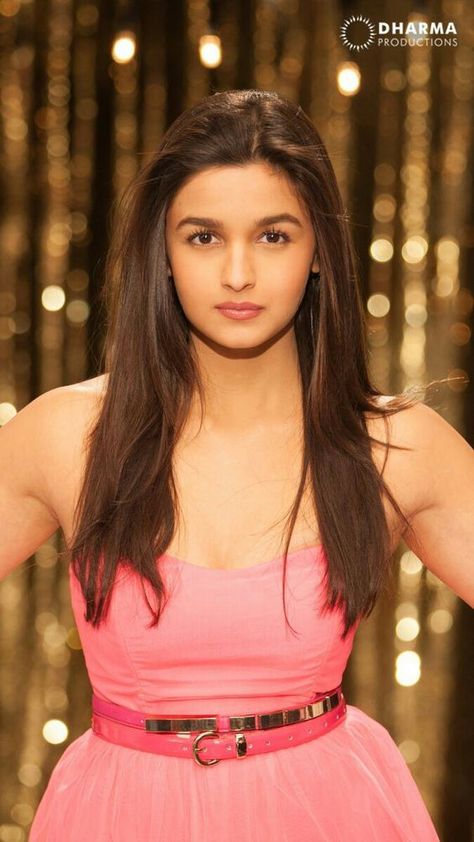 7 times Alia Bhatt was stunning in pink - Masala Alia And Varun, Student Of The Year, British Actresses, Alia Bhatt, Bollywood Actors, Bollywood Celebrities, Bollywood Fashion, Bollywood Actress, Celebrity Style