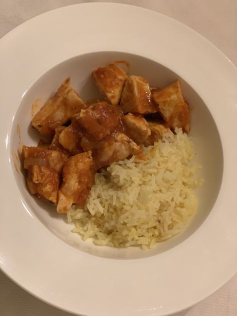 Butter Chicken With Rice, Healthy Bento Lunches, Chicken Aesthetic, Trader Joes Food, Chicken With Rice, Masala Sauce, Chicken Breakfast, Butter Chicken Recipe, Gym Food