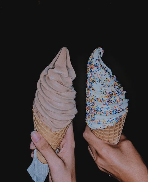 Ice Cream In Summer Aesthetic, Two Ice Cream Aesthetic, Ice Creme Aesthetic, Frozen Yoghurt Aesthetic, Ice Cream Couple Aesthetic, Glace Aesthetic, Ice Cream Astethic, Soft Serve Ice Cream Aesthetic, Ice Cream Cone Aesthetic