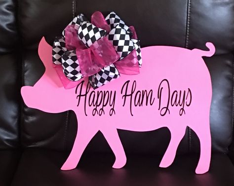 4h Decorations, Wooden Board Signs, Pig Showing, Dog Bed Ideas, Farm Show, Paint Night Ideas, Pig Crafts, Pig Stuff, Wood Wreath