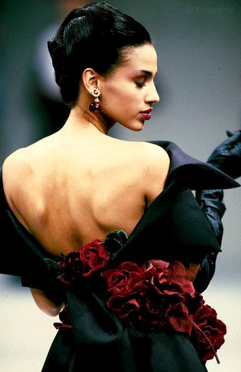 Sonia Cole Sonia Cole, Gianfranco Ferre Dior, Black Supermodels, 90s Supermodels, 90s Models, Gianfranco Ferre, Fashion Couture, Couture Runway, John Galliano