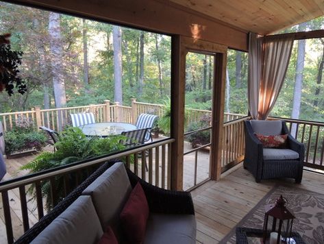 Screened in porch, deck traditional porch Enclosed Deck, Screened Patio, Screen Porches, Futurist Architecture, Patio Screen, Porch Kits, Room Pics, Traditional Porch, Screened Porches