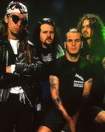 635 Likes, 3 Comments - P A N T E R A 🇫🇮 (@panterapage) on Instagram: “Thank y'all for 23k! #rexbrown #vinniepaul #philanselmo #dimebagdarrell” Pantera Band, Vinnie Paul, Phil Anselmo, Dimebag Darrell, Groove Metal, Bass Music, Glam Metal, Heavy Metal Music, Band Photos