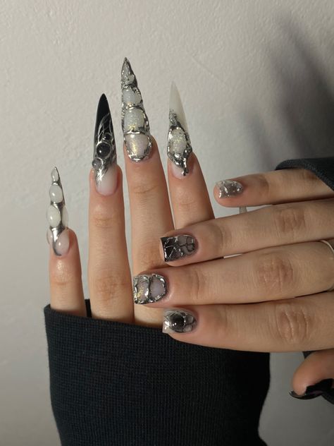 2yk Nails, Nail Ideas For Couples, Vampy Nails, Metallic Nail Art, Bunny Nails, Long Acrylic Nail Designs, Grunge Nails, Glow Nails, Crazy Nails