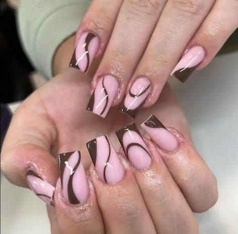 There's a new beauty trend taking over Instagram and it's absolutely stunning. Say hello to "quartz nails". Simple Nail Designs White And Pink, Square Acrylic Nails Autumn, Brown N Pink Nails, Brown Pink Nails Design, Pink And Brown Nails Short, Pink And Brown Nail Ideas, Fall Nails Ideas Autumn Short Square, Pink And Brown Nails Acrylic, Brown And Pink Nails Design