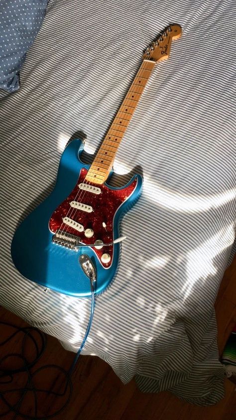 Lake Placid Blue Stratocaster, Blue Stratocaster, Dream Guitar, Blue Electric Guitar, Blue Guitar, Pick Guard, Fender Japan, Broadway Show, Lake Placid Blue