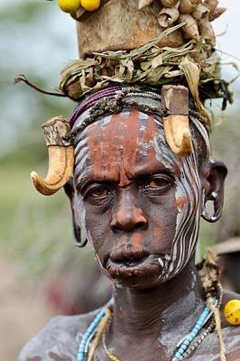 Primitive Tribe, Ethiopian People, African Tribe, Africa People, Mursi Tribe, Living Photo, African People, We Are The World, World Cultures