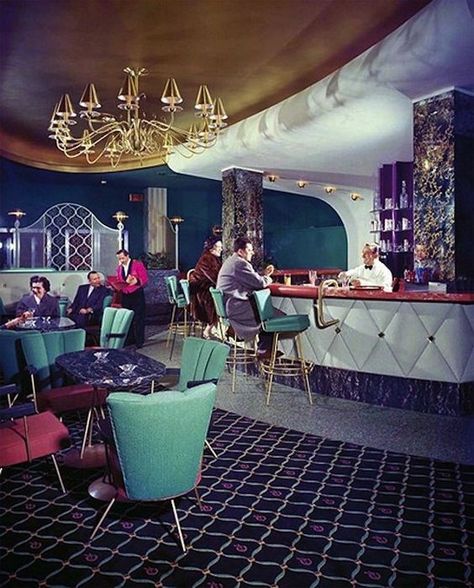 Midcentury modern bar, 50s Florida Ritz Hotel, Mid Century Bar, Vintage Hotels, Vintage Interior Design, Mid Century Architecture, Mid Century Modern Interiors, Retro Interior, Deco Retro, Bar Interior