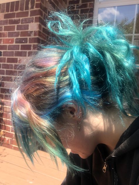 Blue And Rainbow Hair, Brown Hair With Rainbow Highlights, Skunk Highlights, Dyed Hair Inspiration, Pretty Hair Color, Funky Hairstyles, Dye My Hair, Hair Reference, Jairzinho